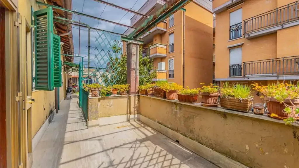 Balcony - Three-Bedroom Apartment in Tivoli