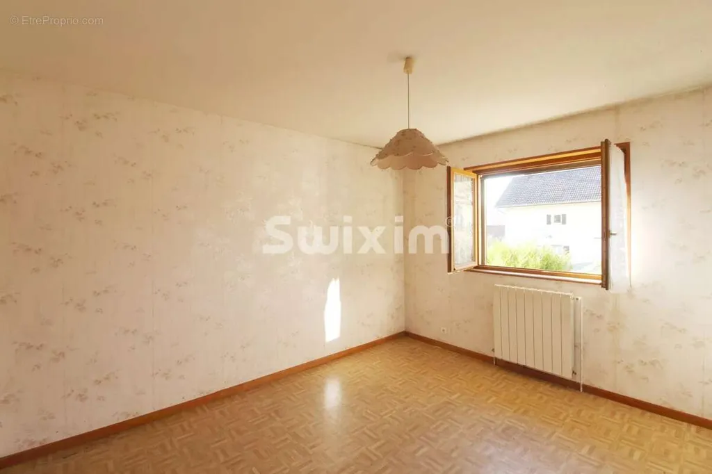 Rooms - Four-Bedroom House with Garage in Rural Setting