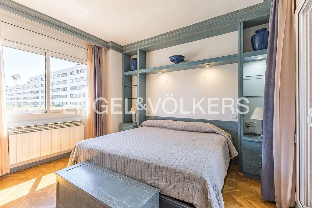 Apartment with Pool in La Maternitat i Sant Ramon