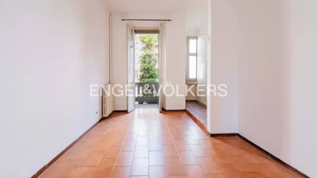 Esik - Studio Flat with Balcony in Milan