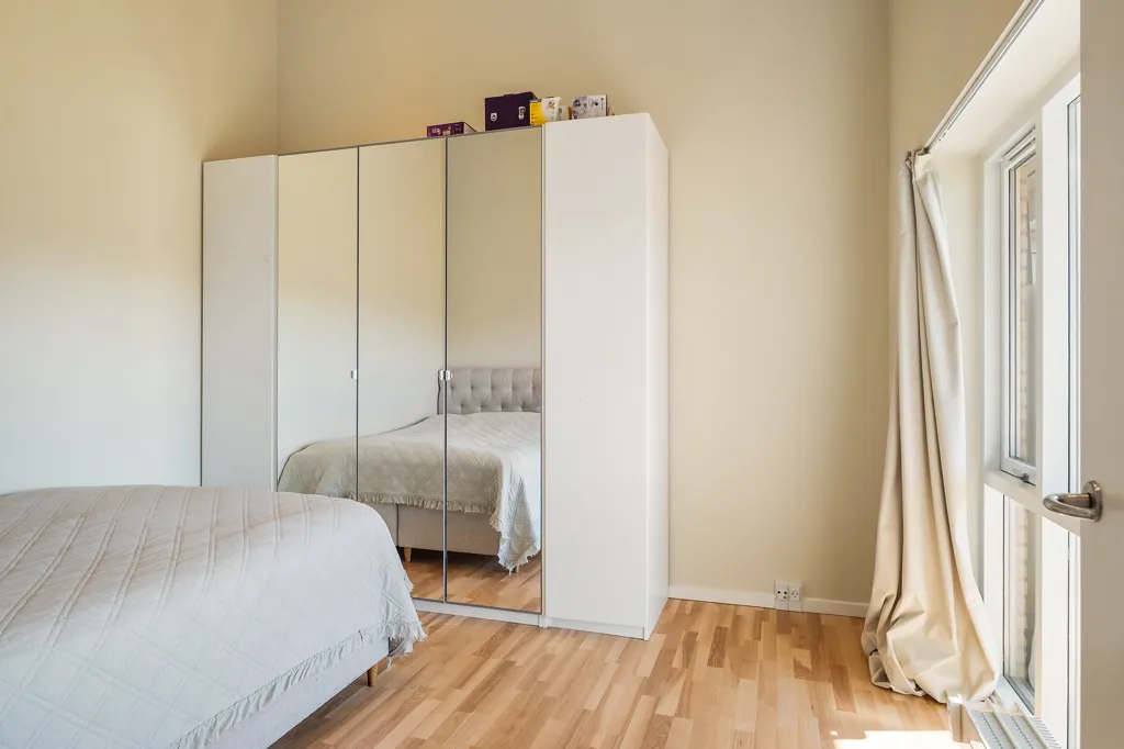 Chambres - Renovated 4-Bed Flat with Terrace in Farum