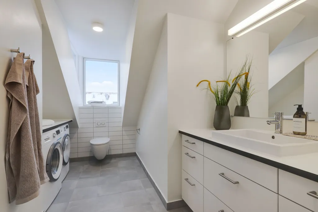 Vannitoad - Modern Flat with Balcony in Vanløse