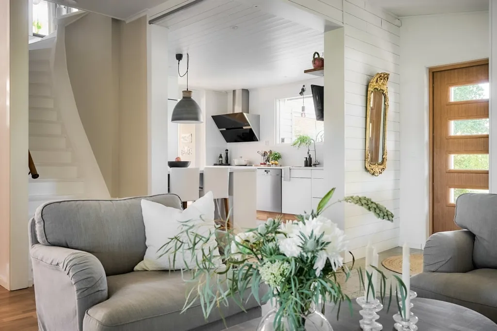 Living Room - Villa with Guest Apartment near Vättern