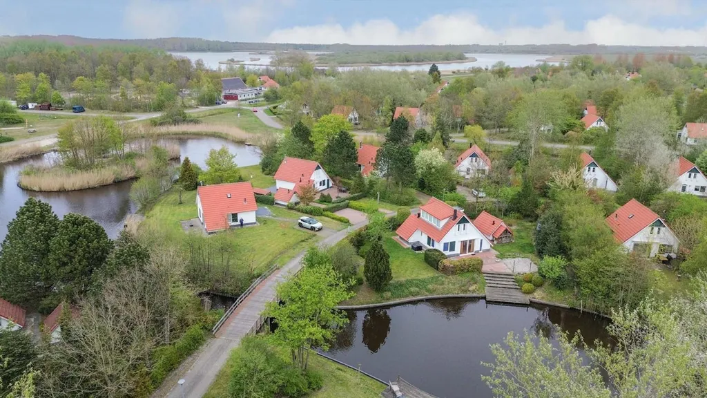 Õhuvaade - Waterfront Bungalow with Free View in Lauwersoog