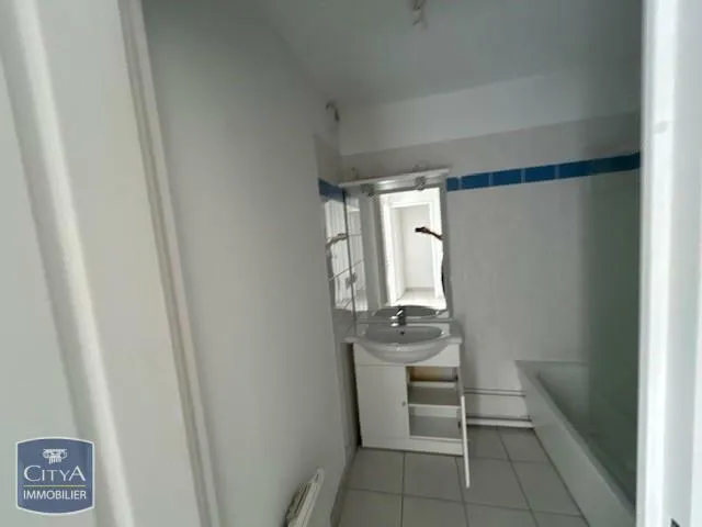 Vannitoad - Modern Apartment with Balcony in Forbach