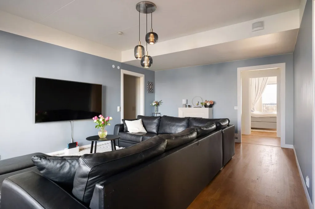 Elutuba - Apartment with Double Balconies in Sundbyberg