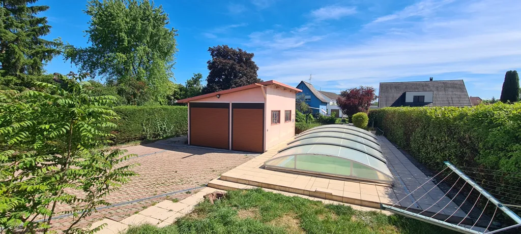 Garden - Spacious Ground Floor House with Pool in Hombourg