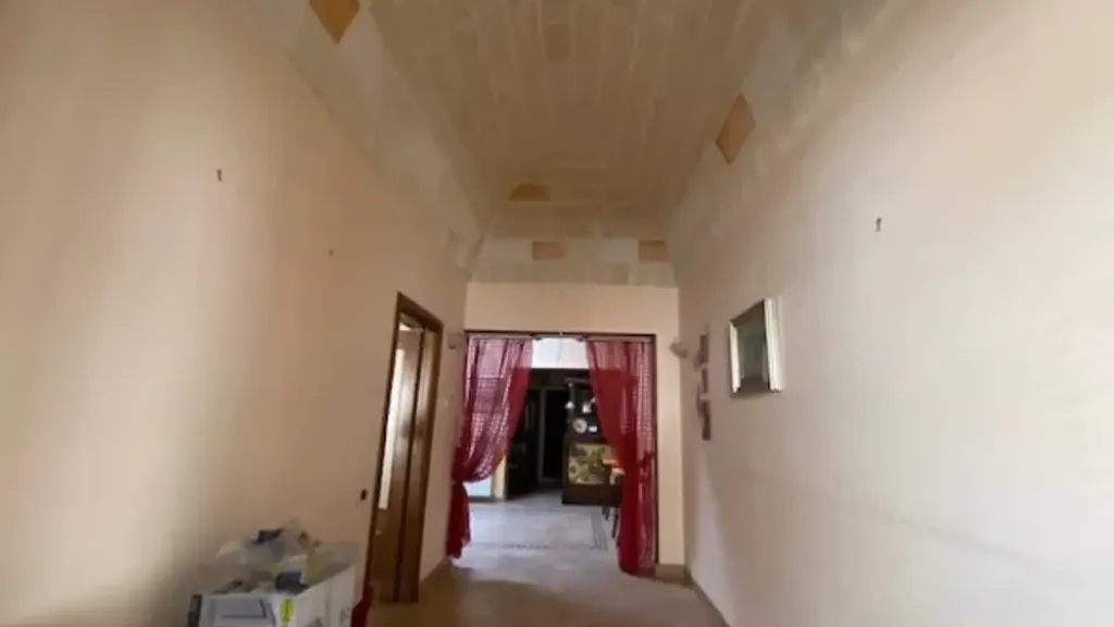 hallway_entrance