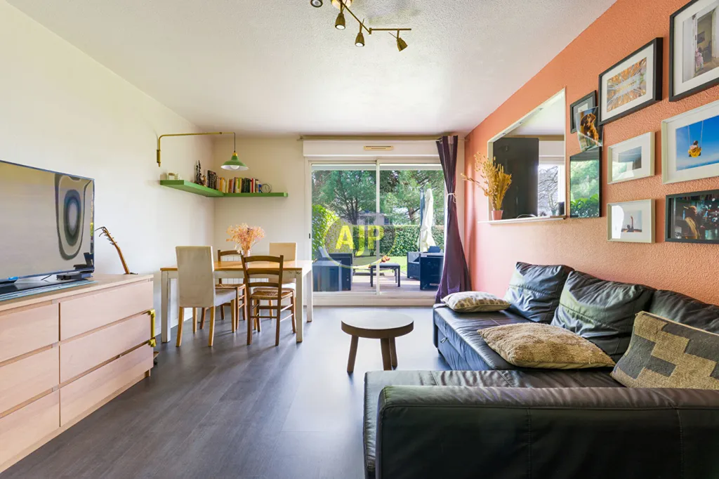 Elutuba - 3-Bed Flat with Garden in Mérignac