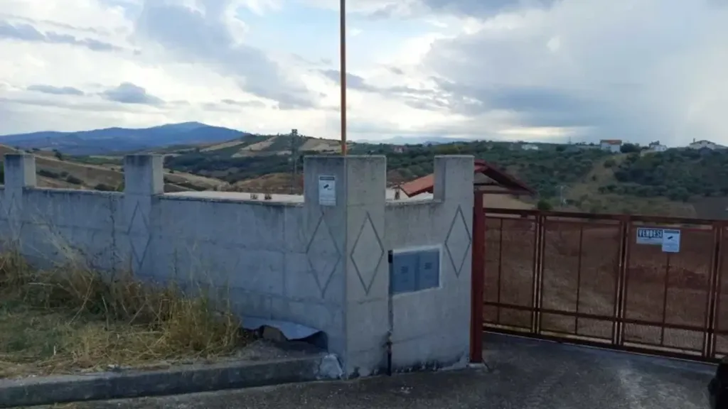 Aed - Warehouse with Workshop in Lanciano