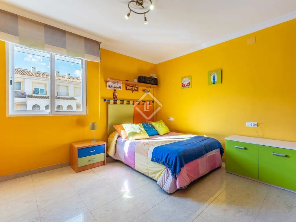 Magamistoad - Luxury Villa with Pool and Mountain View in Alicante