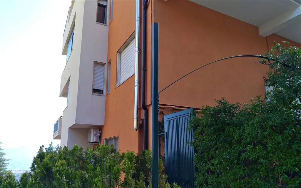 Extérieur - Spacious Apartment with Balcony in Castrolibero
