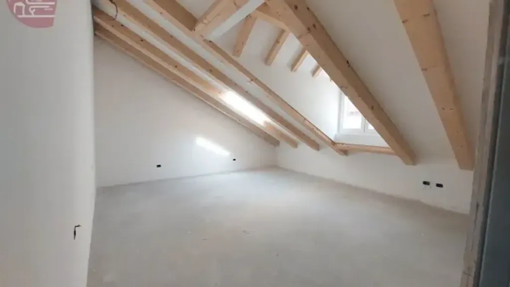 Pièces - Riqualificato Triplex in Trieste