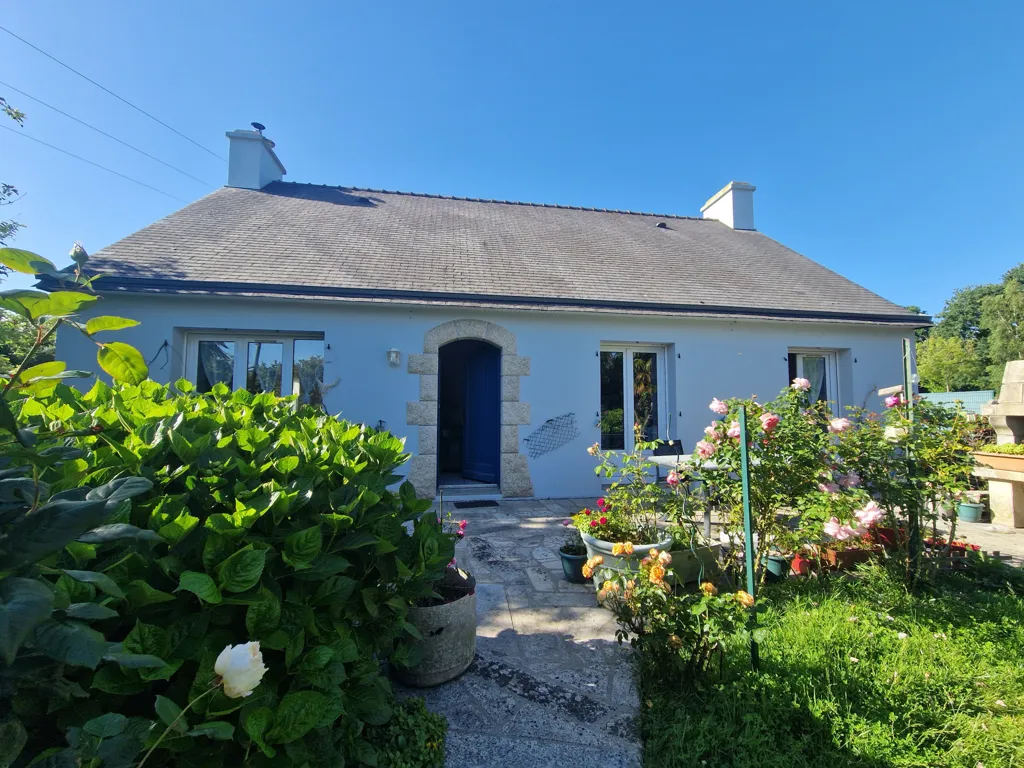Exterior - Ground Floor House with Enclosed Garden in Impasse