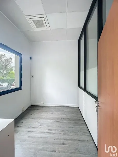 Kabinet - Office Space with Terrace in Limonest