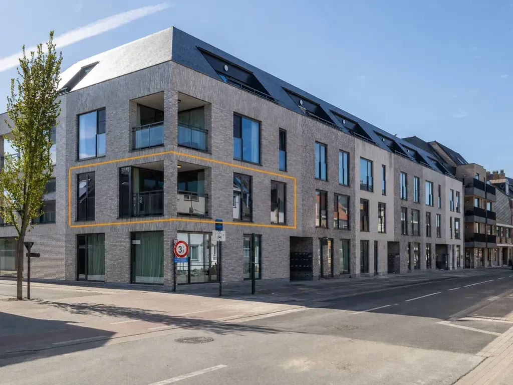 Appartement moderne avec terrasse près de la mer à Lombardsijde