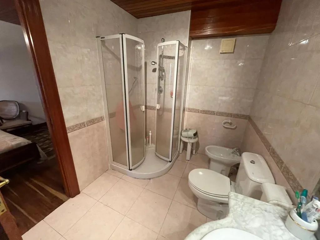 Bathrooms - Chalet with Garden in Arrankudiaga