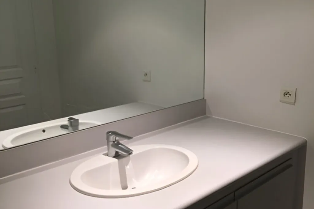 Salles de bain - Plateau de Bureau avec Ascenseur à Paris 2ème