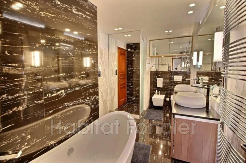 Bathrooms - South-Facing House with Pool in Saint-Cyprien