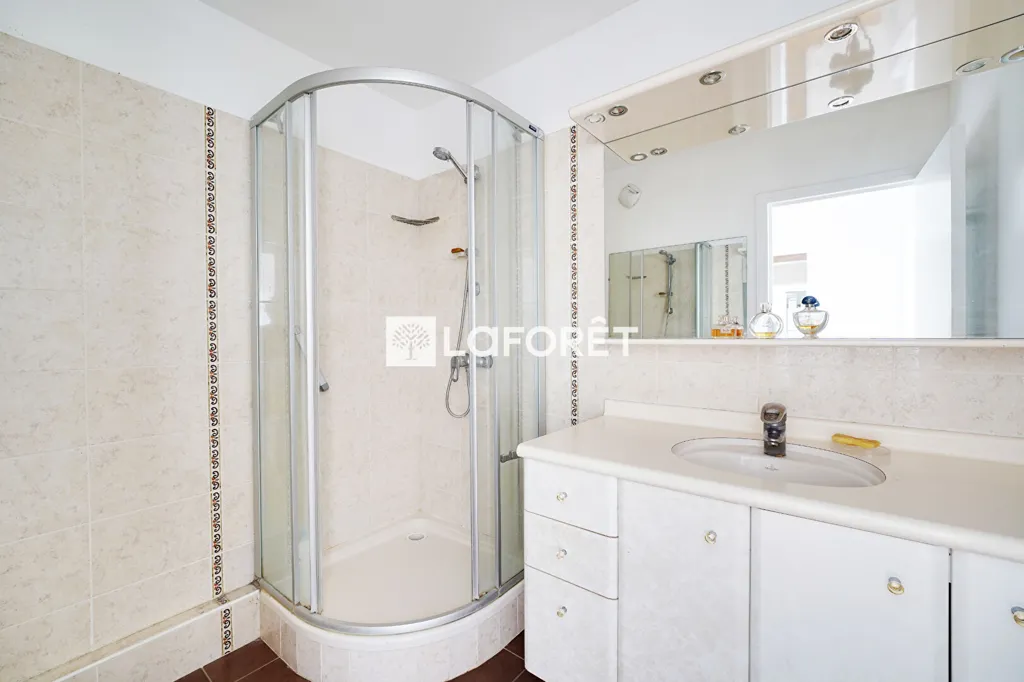 Salles de bain - Appartement 3 Pièces avec Vue Panoramique à Paris