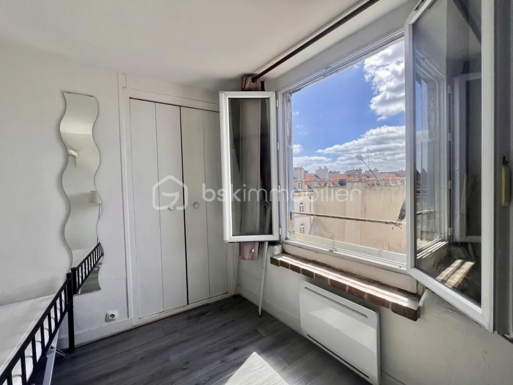 Chambres - Appartement T2 Sud avec Vue Dégagée à Paris
