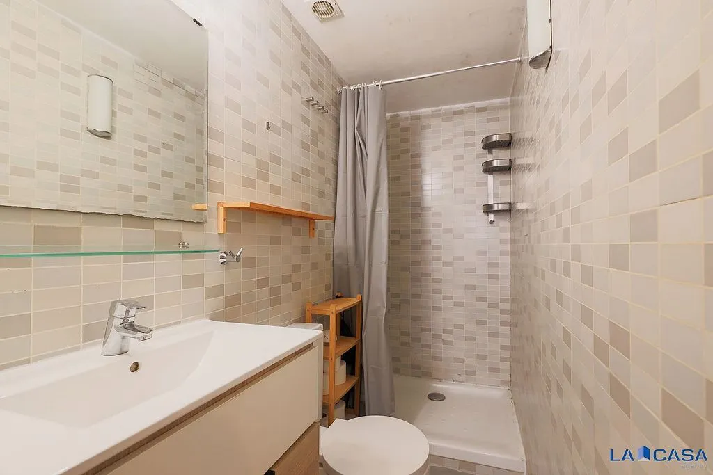 Vannitoad - Reformed Flat with Balcony in El Raval
