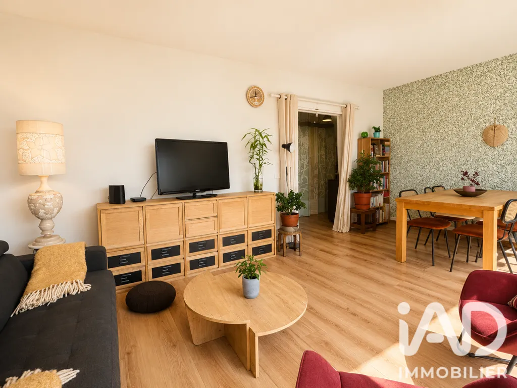 Séjour - Appartement 3 Pièces avec Balcon à Garches