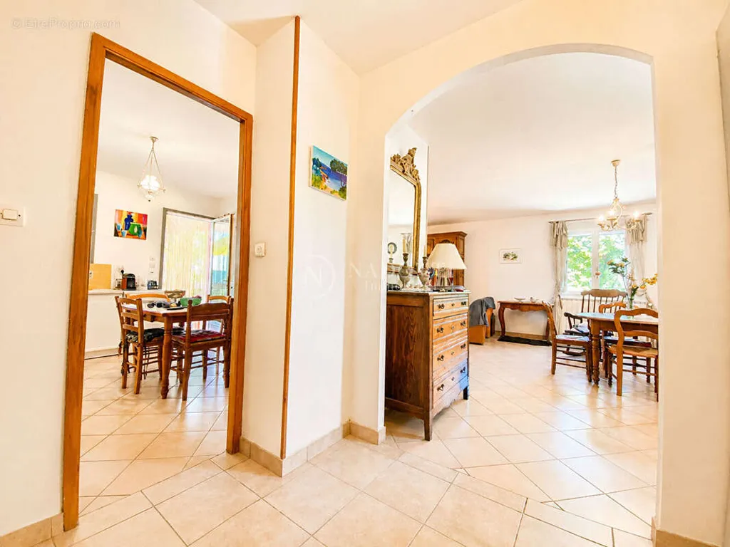 Esik - Family Villa with Pool in Gargas