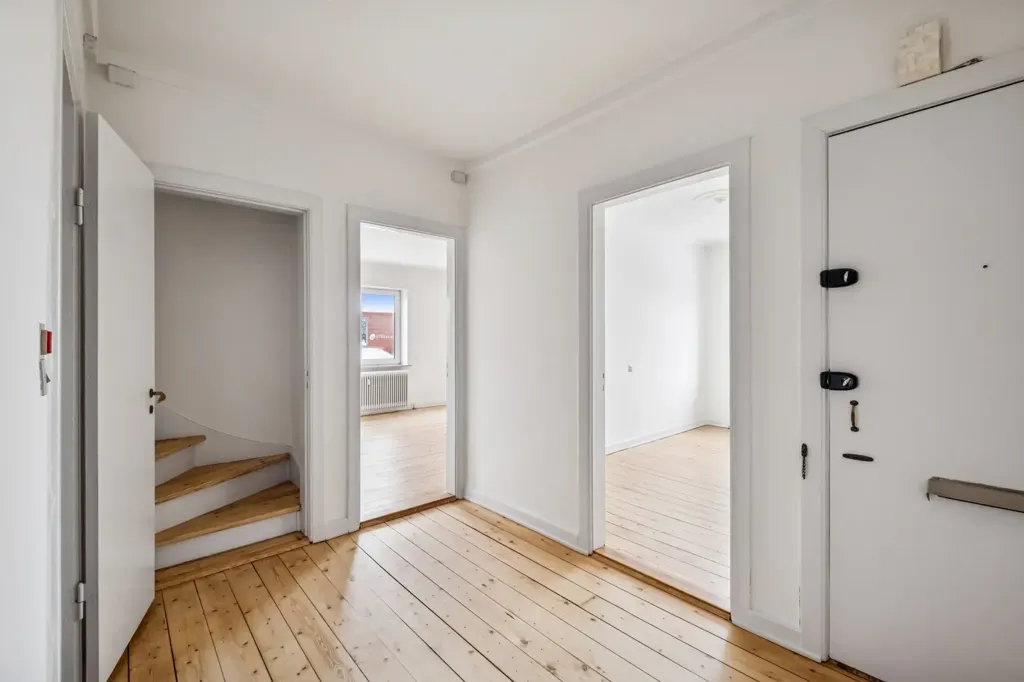 Ingresso - Spacious 5-Room Apartment in Central Aalborg