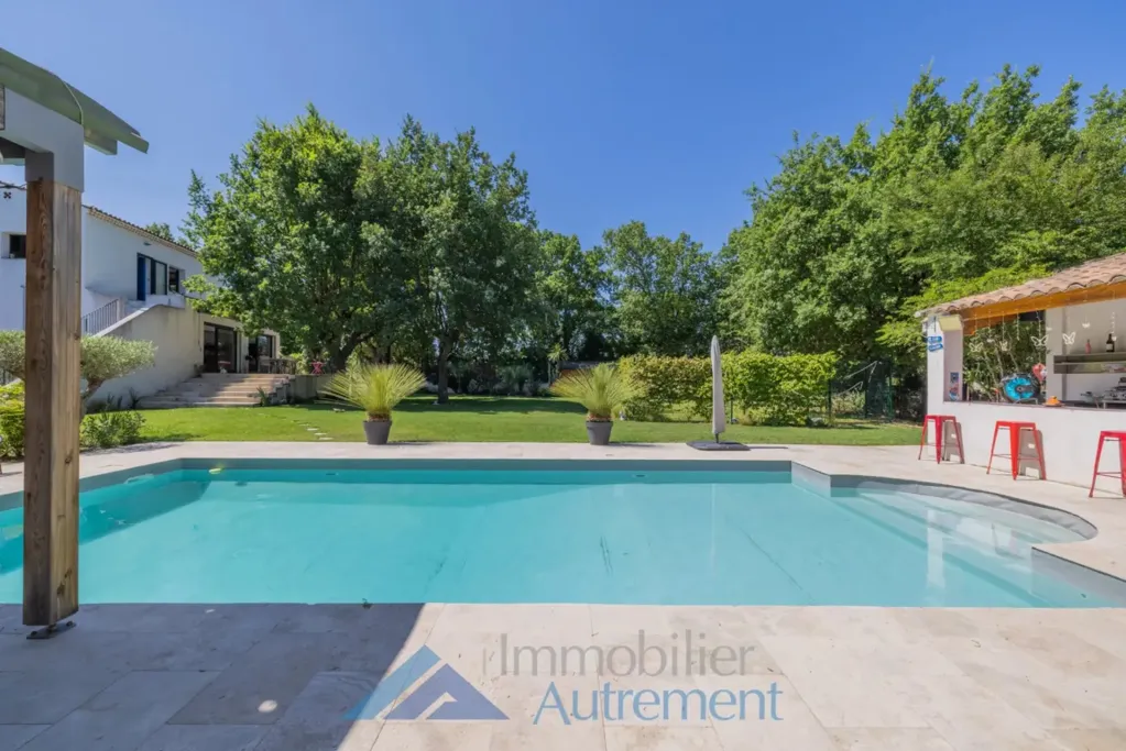 Piscina - Renovated Villa with Pool in Puyricard
