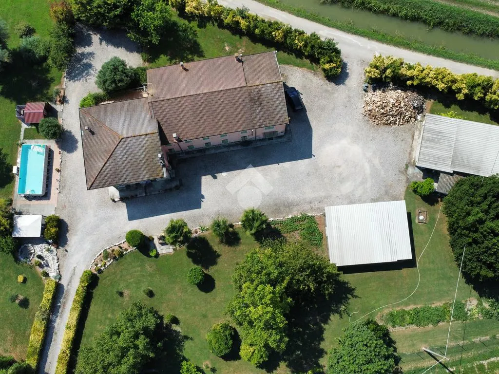 Õhuvaade - Restored Villa with Multiple Apartments in Borgo Virgilio