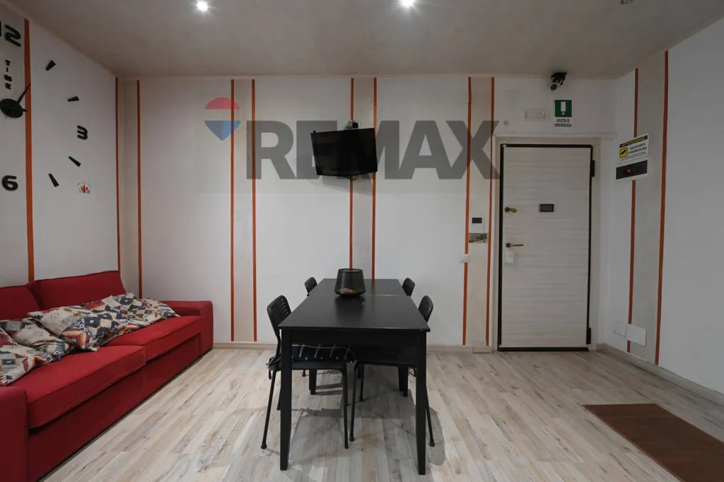 Séjour - Renovated Apartment with Two Balconies in Modena Centre