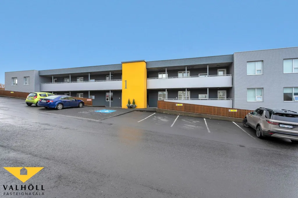 Esterno - Accessible Three-Bedroom Flat with Balcony in Akrahverfi