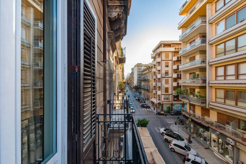 Rõdu - Rustic Apartment with Balconies in Palermo