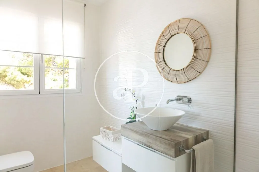 Salles de bain - Mediterranean Villa with Sea Views in Camp de Mar