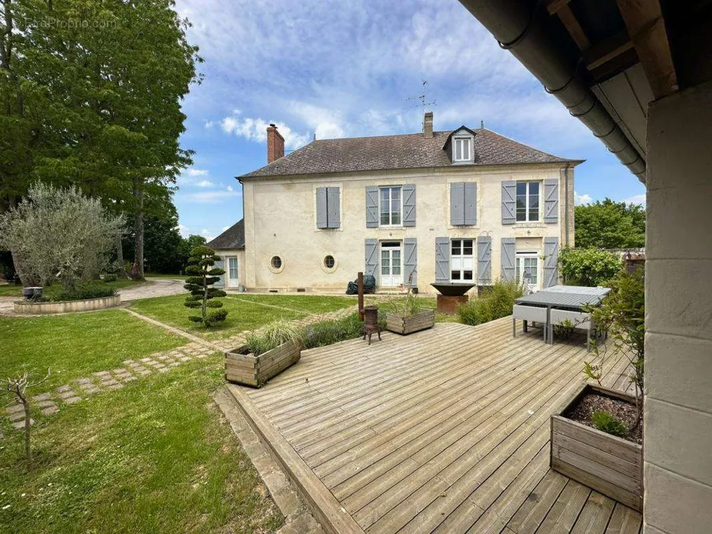 Terrass - 19th Century Manor with Pool near La Ferté-Bernard