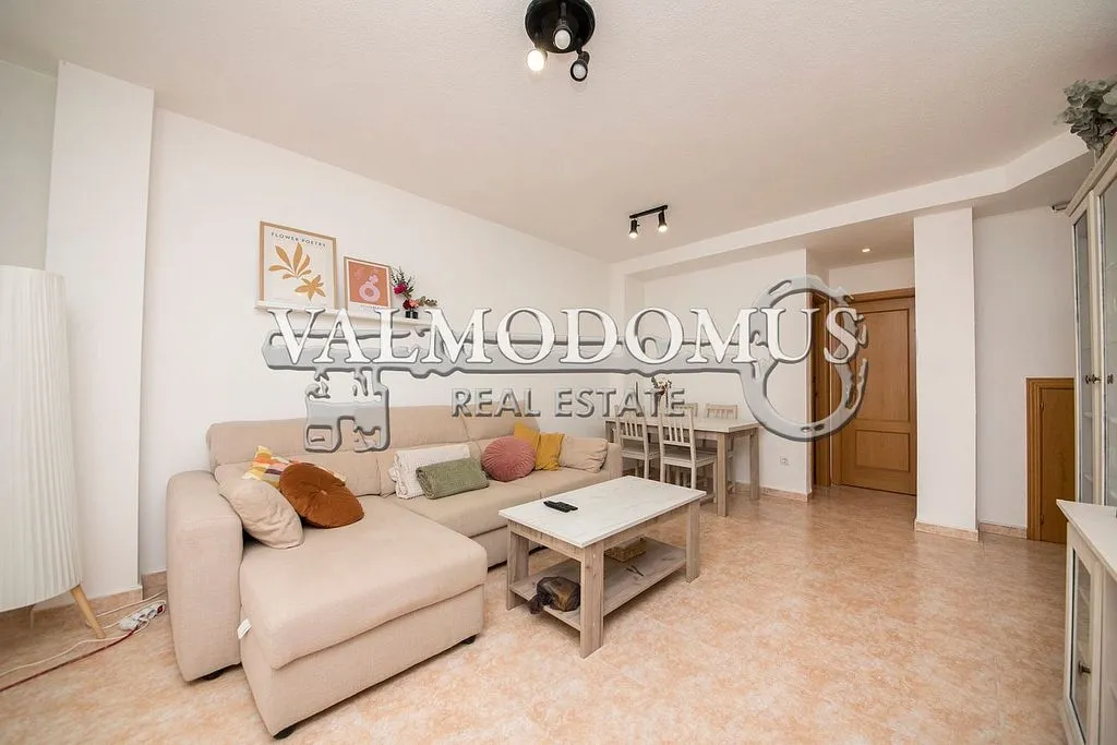 Elutuba - Duplex with Balcony in Valmojado