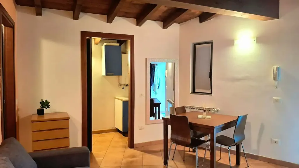 Salle à manger - One-Bedroom Apartment with Metro Access in Milan