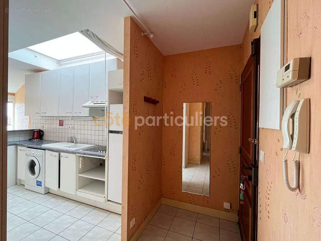 Kitchen - Bright Apartment with Balcony in Royan Centre