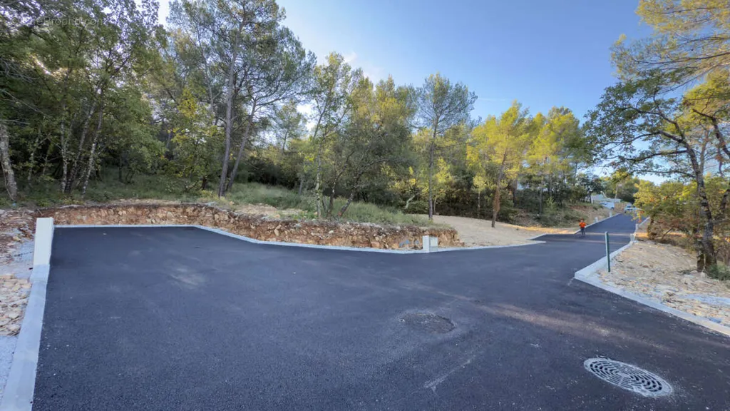 Extérieur - Terrain à Bâtir avec Vue Dominante à Rocbaron