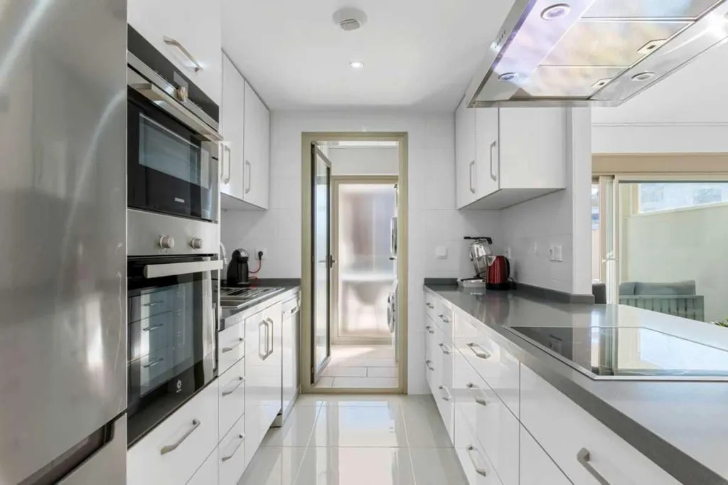 Cuisine - Apartment with Pool in Villamartin, Alicante