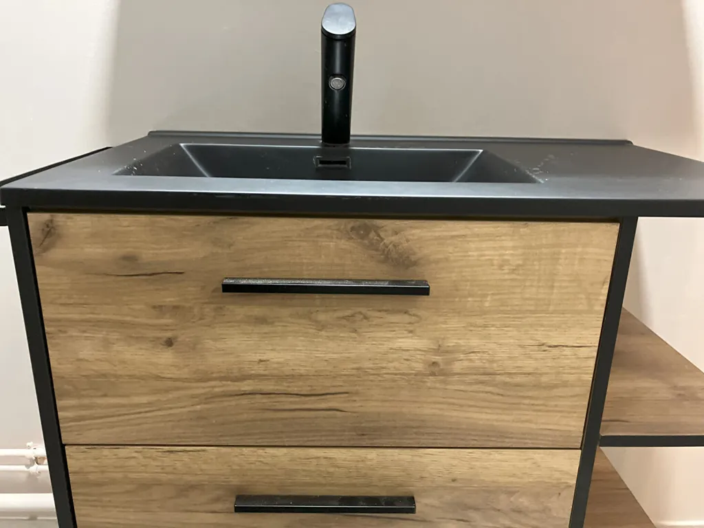 Salles de bain - Studio Meublé avec Jardin à Proximité