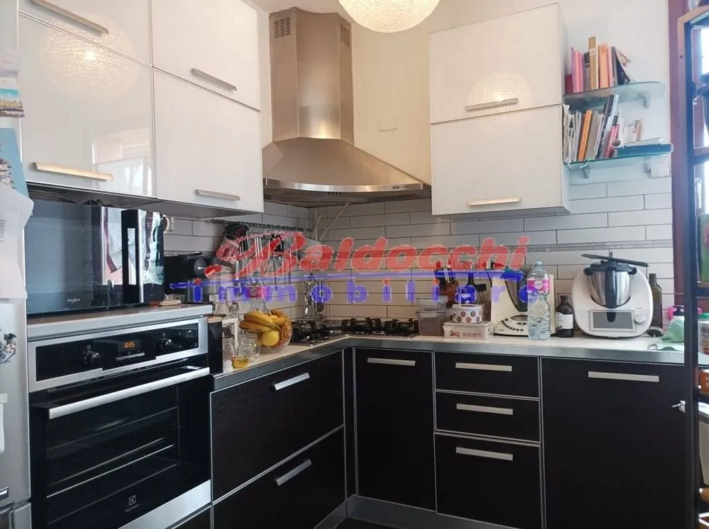Cucina - Duplex con terrazzo in zona residenziale a Fano