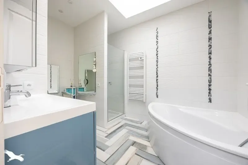 Bathrooms - Family House Near Triangle d'Or, Cannes