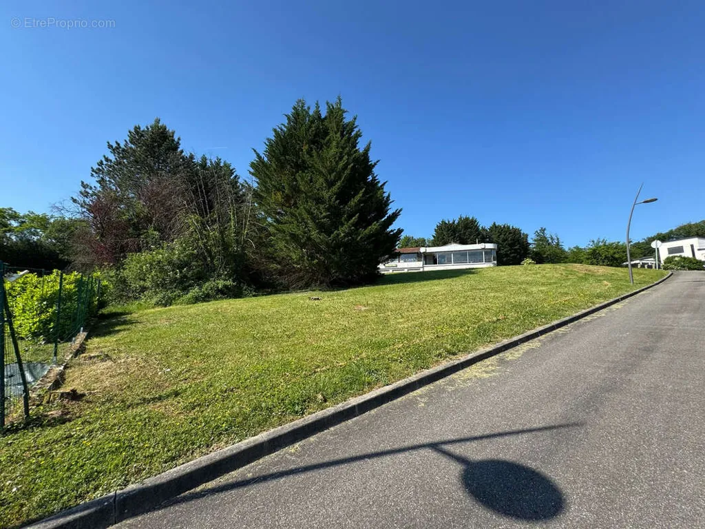 Garden - Business Premises with Panoramic View in Village
