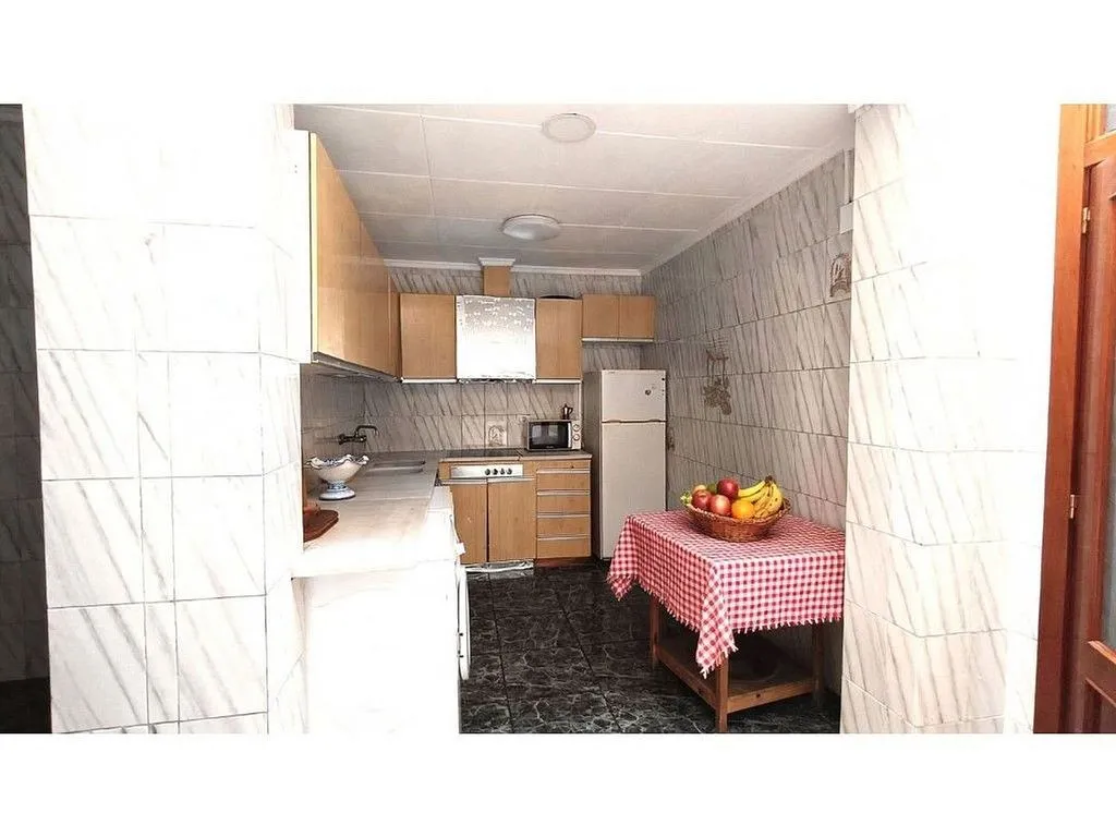 Cuisine - Two-Storey House in Burriana Centre