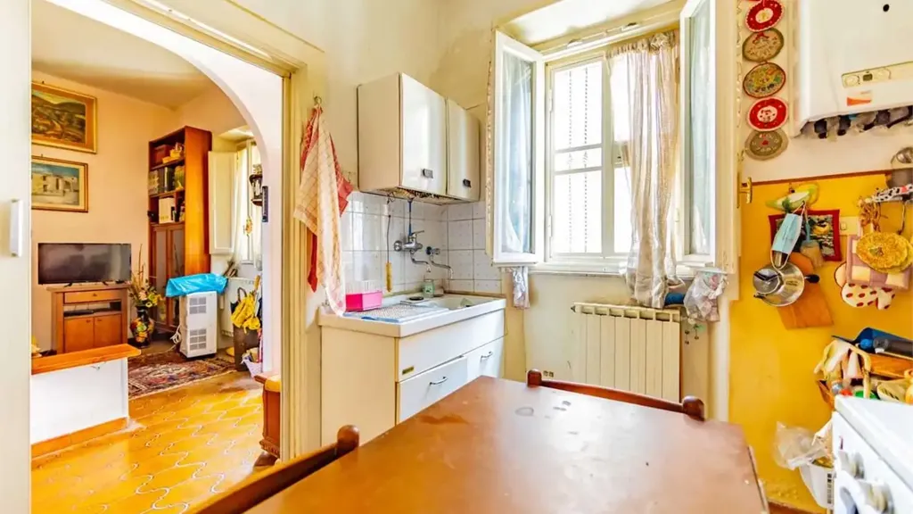 Kitchen - Three-Bedroom Apartment in Tivoli