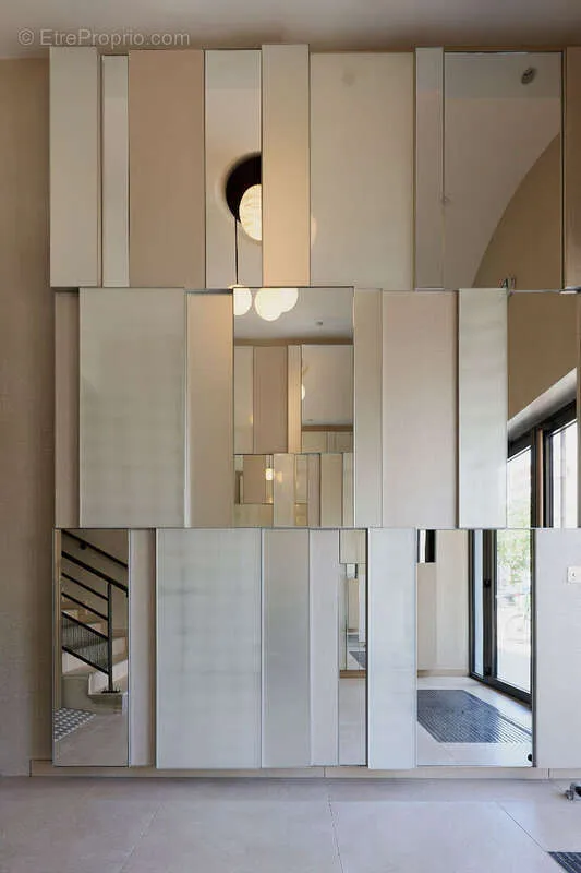 Ingresso - Apartment with Loggia in Paris XVII