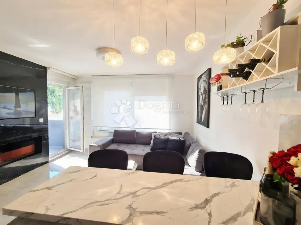 Elutuba - Modern Flat with Parking in Pula Centre