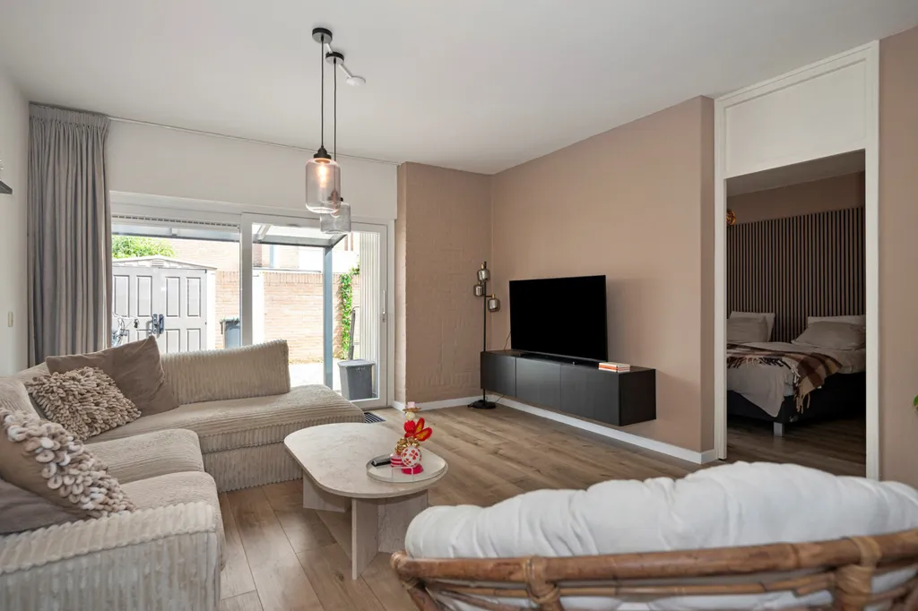 Séjour - Ground Floor Apartment with Garden in Born